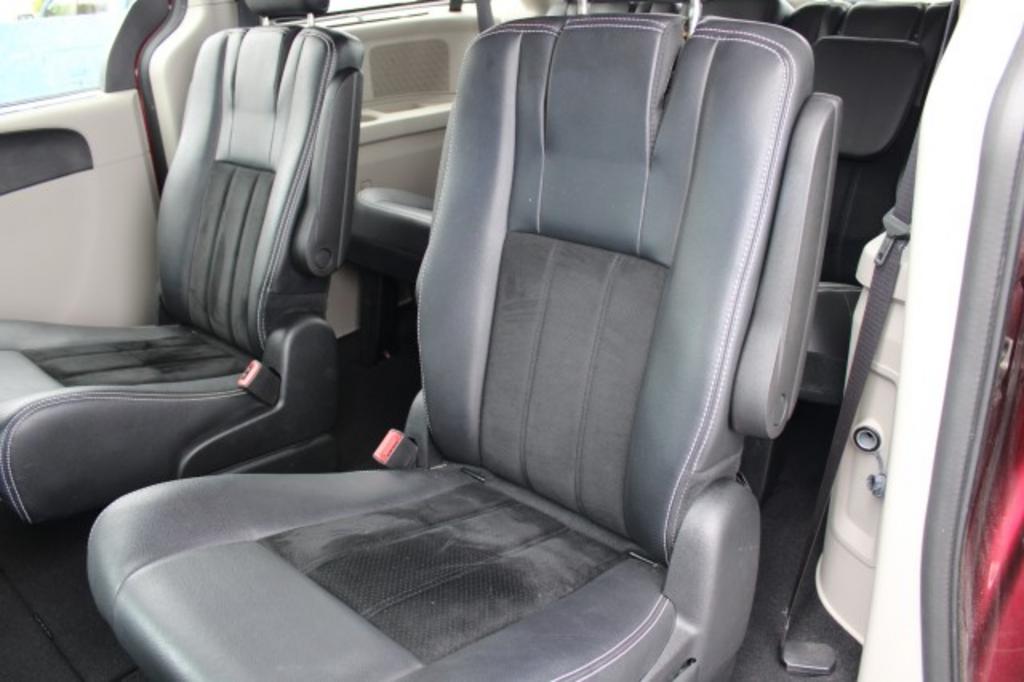 2017 Dodge Grand Caravan - $16,388