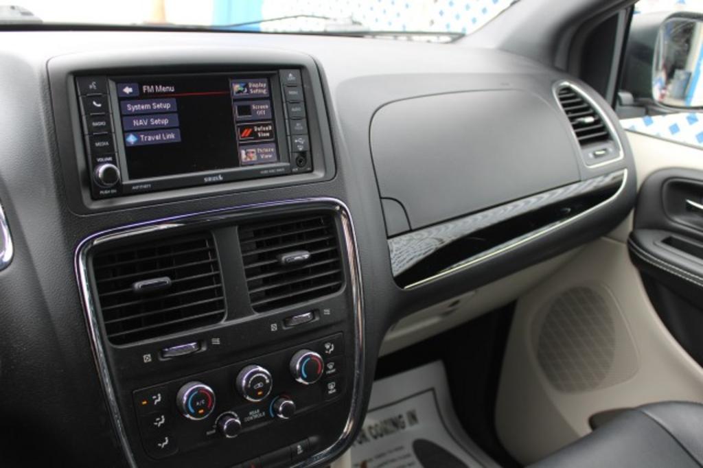 2017 Dodge Grand Caravan - $16,388