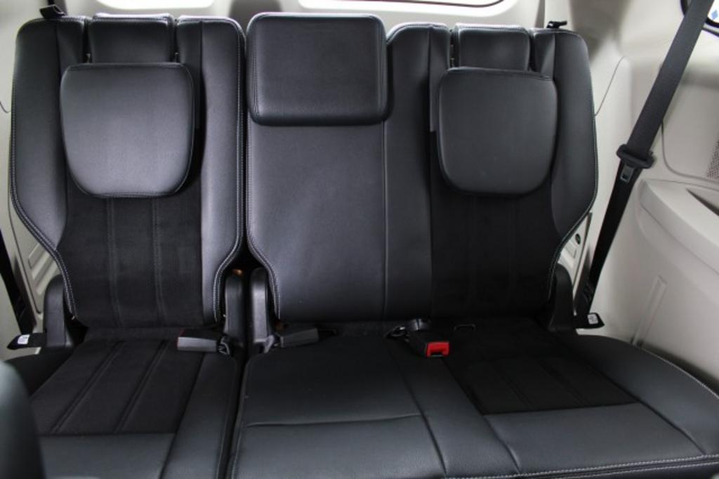 2017 Dodge Grand Caravan - $16,388