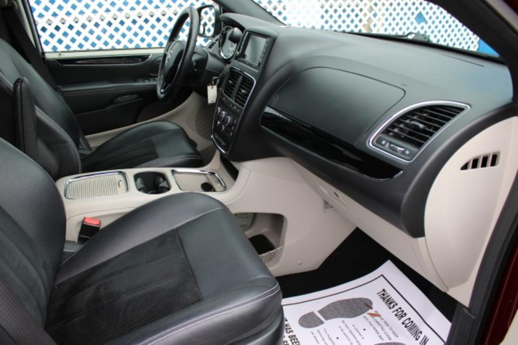 2017 Dodge Grand Caravan - $16,388