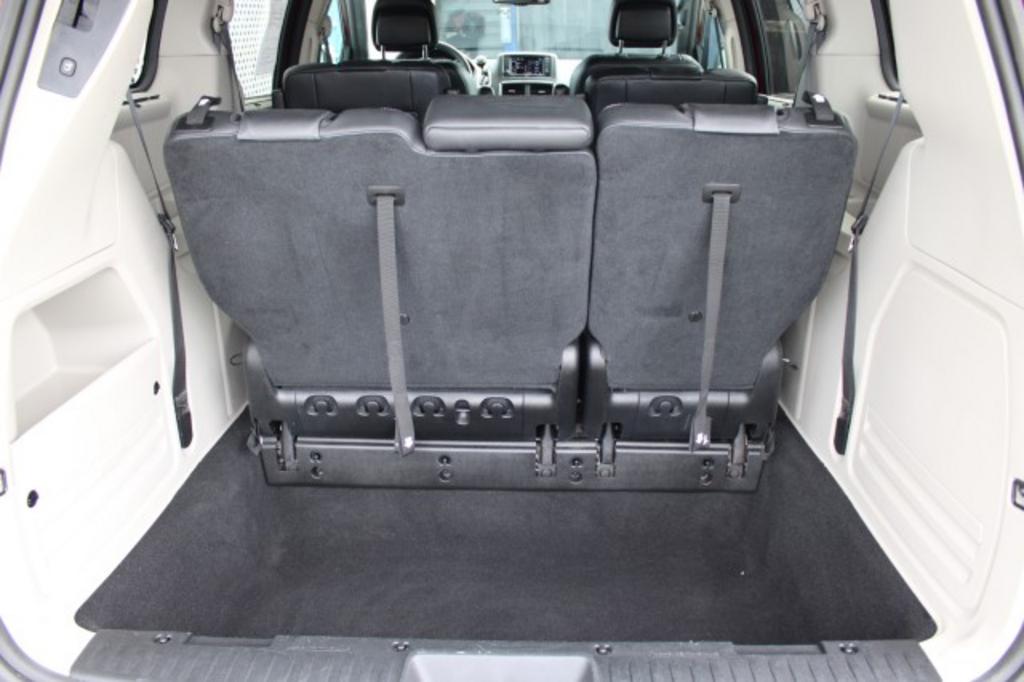 2017 Dodge Grand Caravan - $16,388