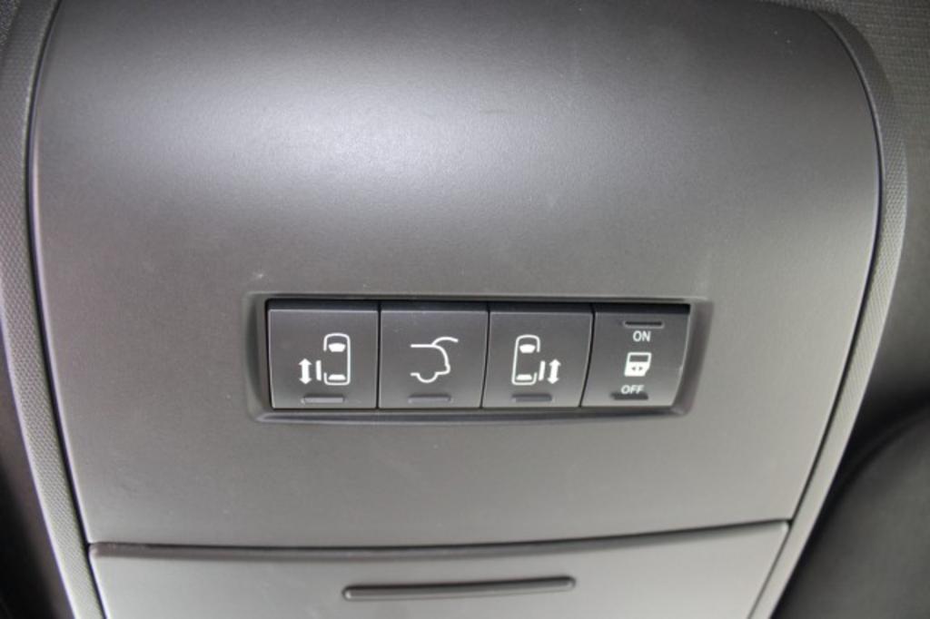 2017 Dodge Grand Caravan - $16,388