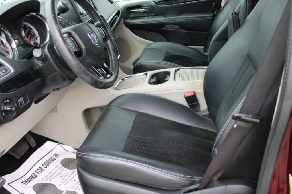 2017 Dodge Grand Caravan - $16,388