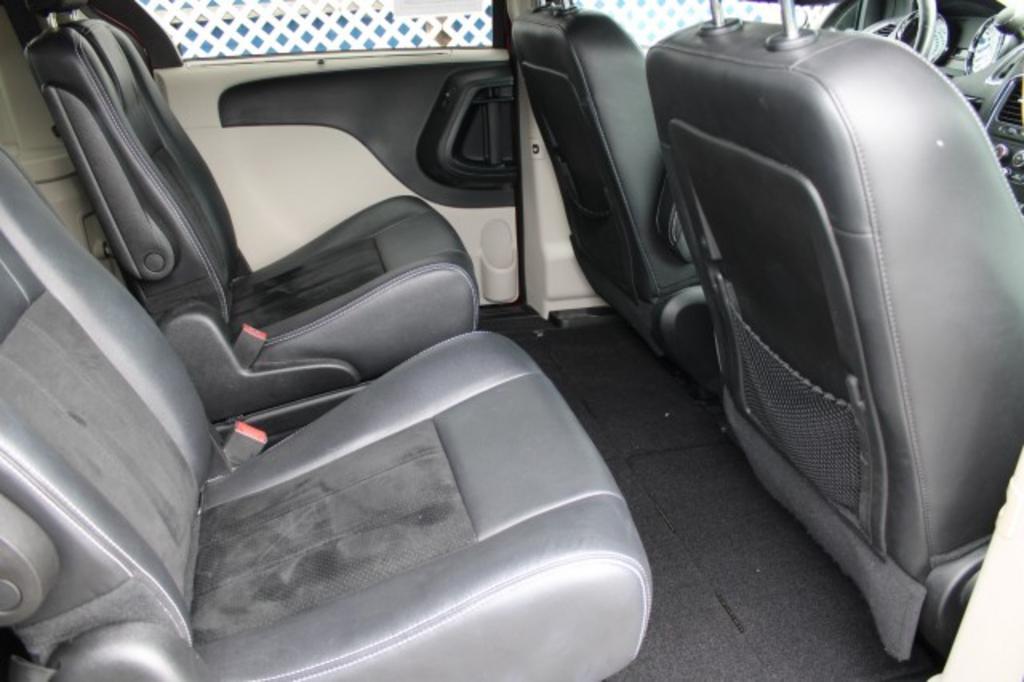 2017 Dodge Grand Caravan - $16,388