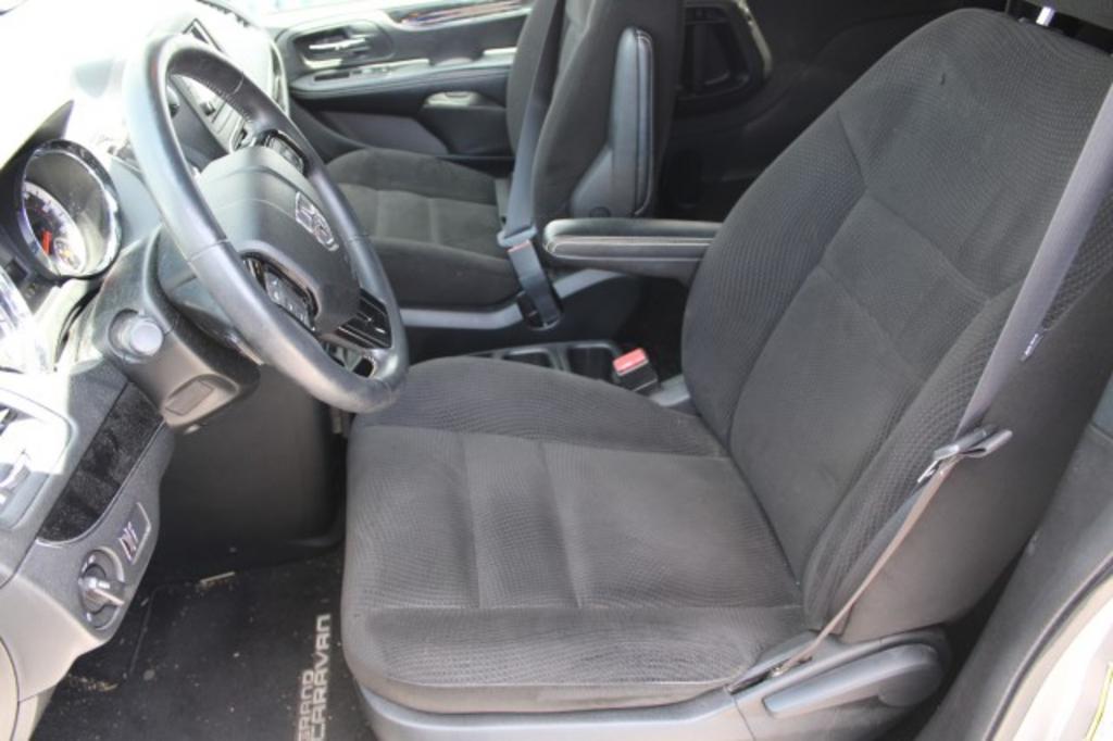 2017 Dodge Grand Caravan - $13,988