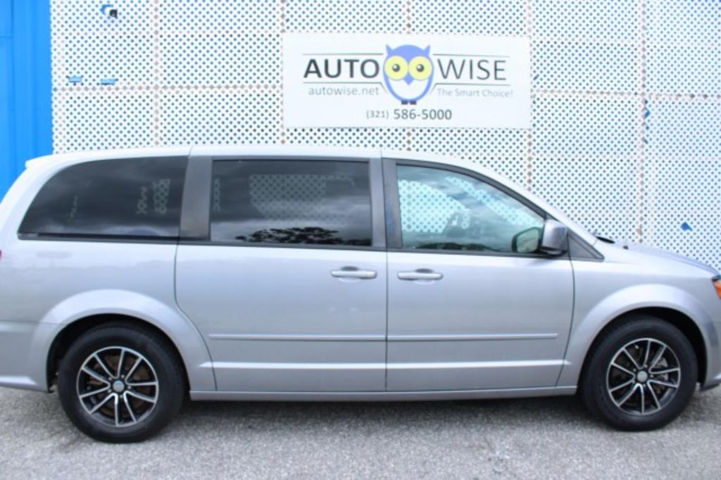 2017 Dodge Grand Caravan - $13,988