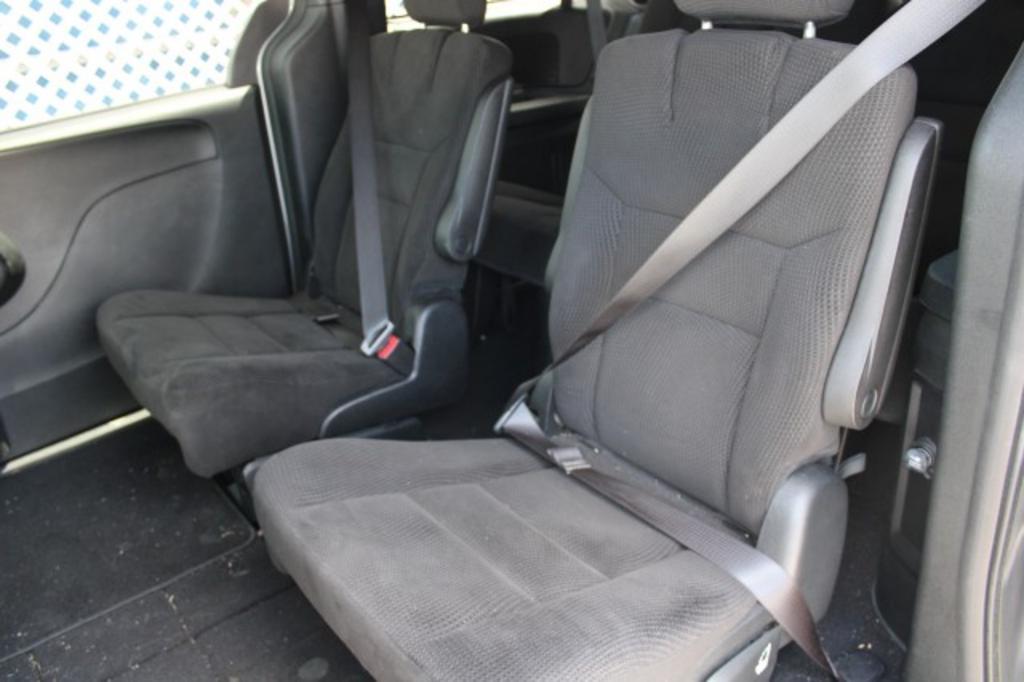 2017 Dodge Grand Caravan - $13,988