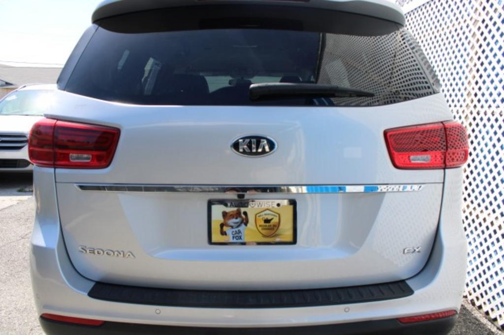 2021 Kia Sedona - $17,577