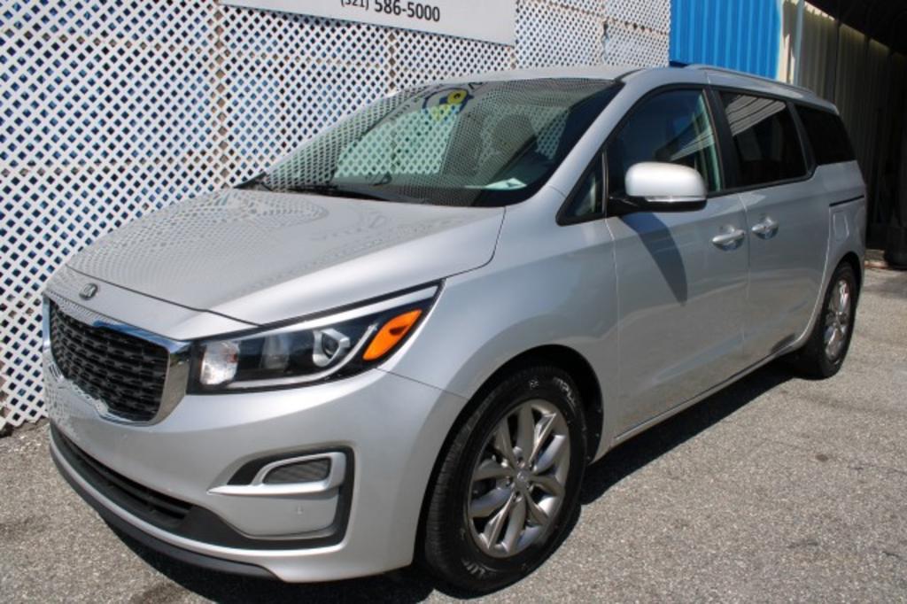 2021 Kia Sedona - $17,577
