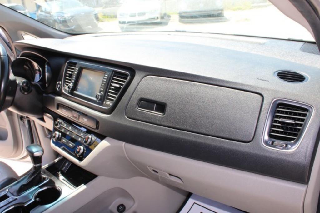 2021 Kia Sedona - $17,577
