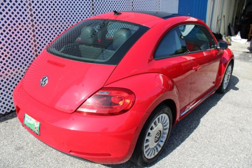 2013 Volkswagen Beetle - $15,988