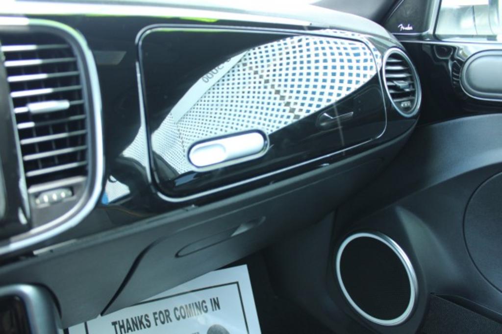 2018 Volkswagen Beetle - $25,988