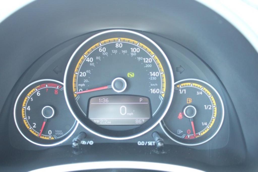2018 Volkswagen Beetle - $25,988