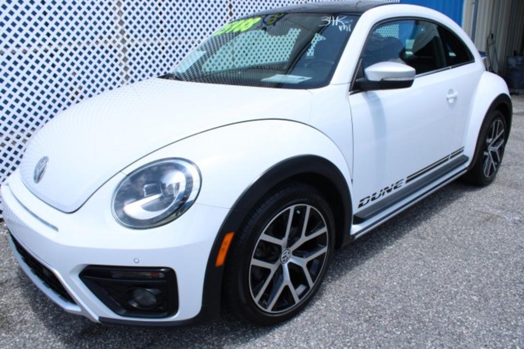 2018 Volkswagen Beetle - $25,988