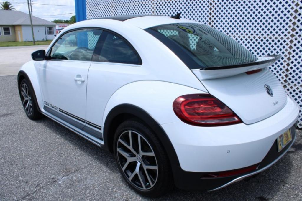 2018 Volkswagen Beetle - $25,988