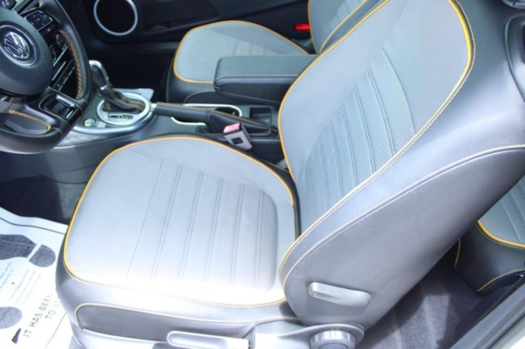 2018 Volkswagen Beetle - $25,988