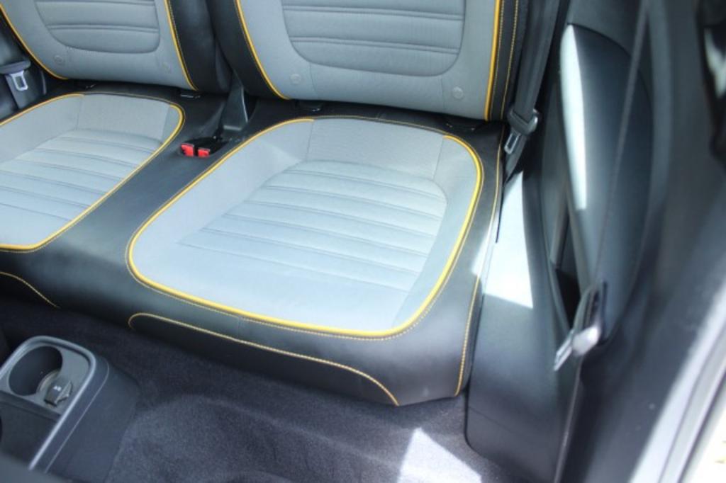2018 Volkswagen Beetle - $25,988