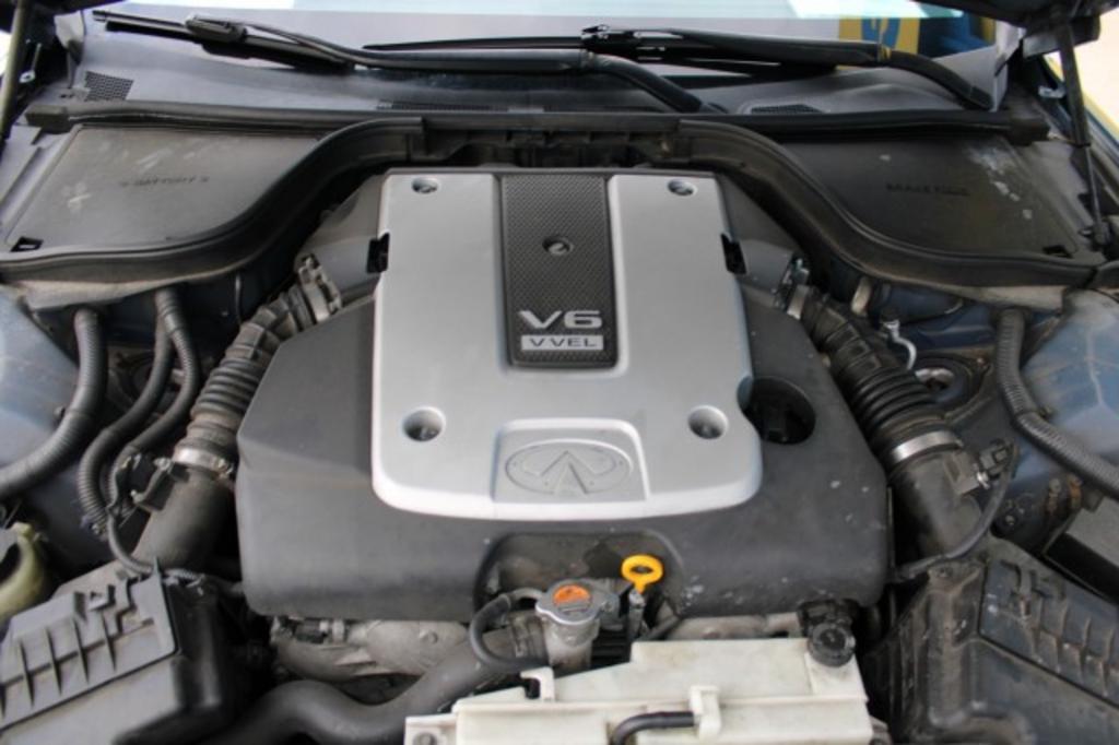 2013 Infiniti Legend photo
