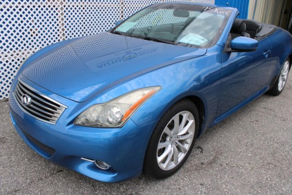 2013 Infiniti Legend photo
