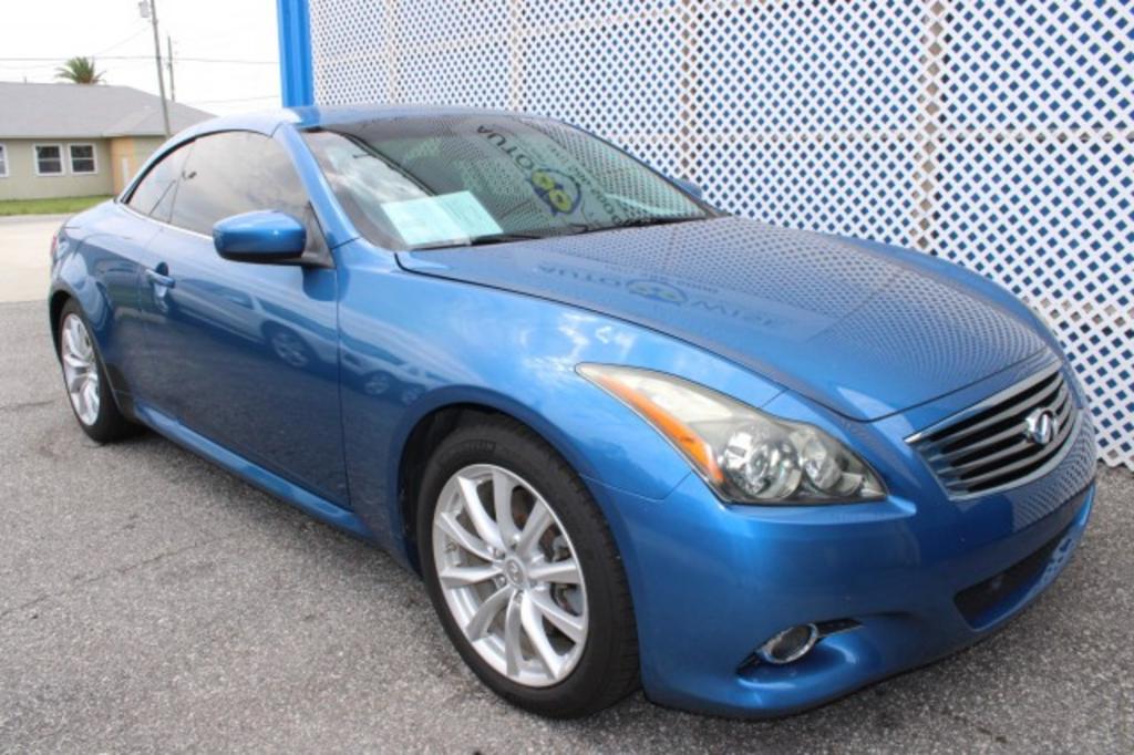 2013 Infiniti Legend photo