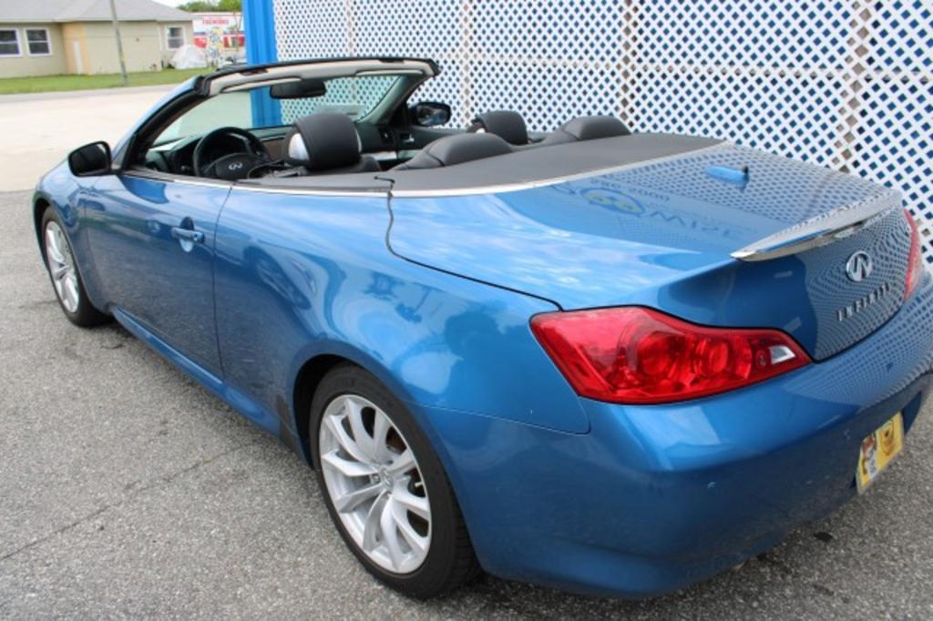 2013 Infiniti Legend photo