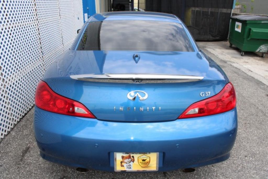 2013 Infiniti Legend photo