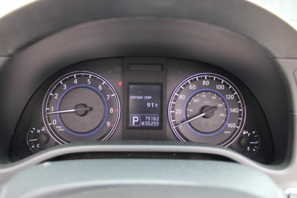 2013 Infiniti Legend photo
