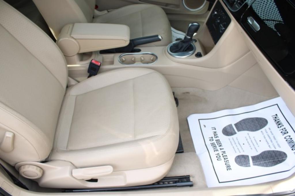 2015 Volkswagen Beetle - $18,988