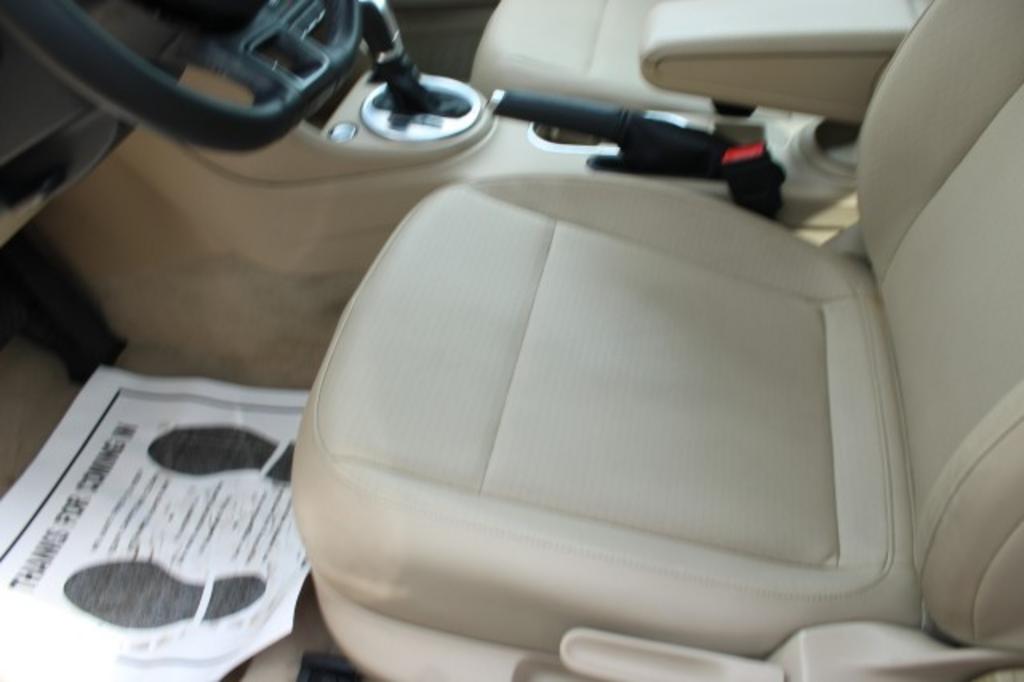 2015 Volkswagen Beetle - $18,988