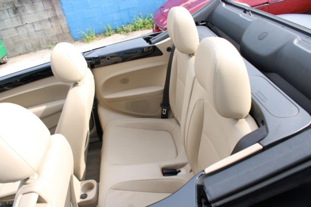 2015 Volkswagen Beetle - $18,988