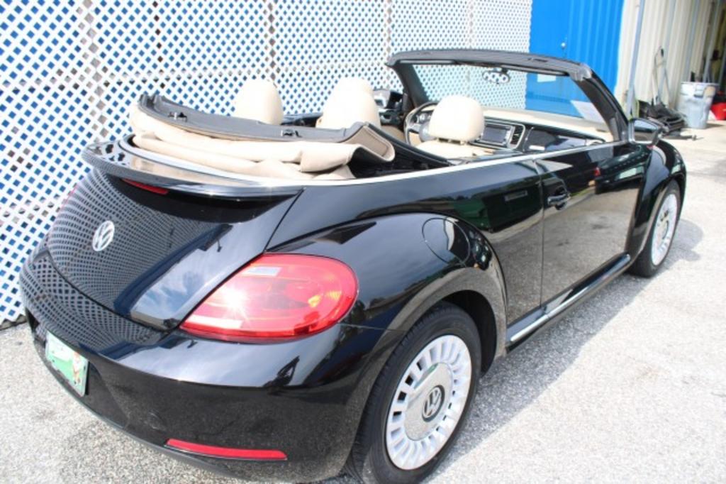 2015 Volkswagen Beetle - $18,988