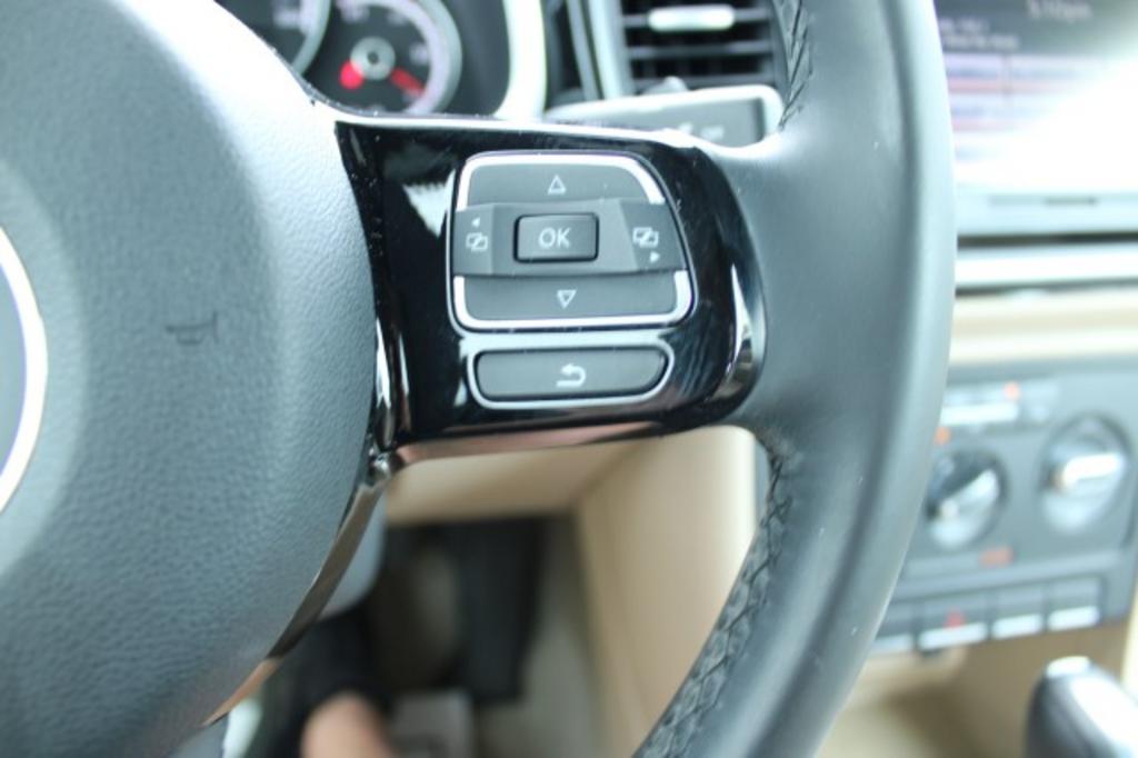 2015 Volkswagen Beetle - $18,988