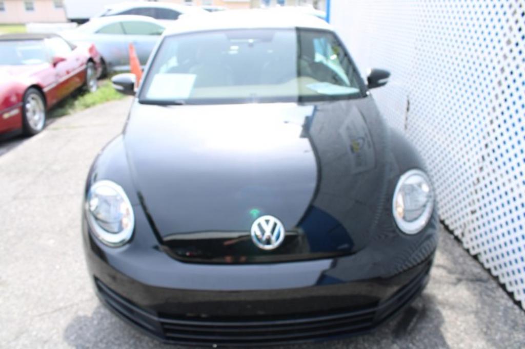 2015 Volkswagen Beetle - $18,988