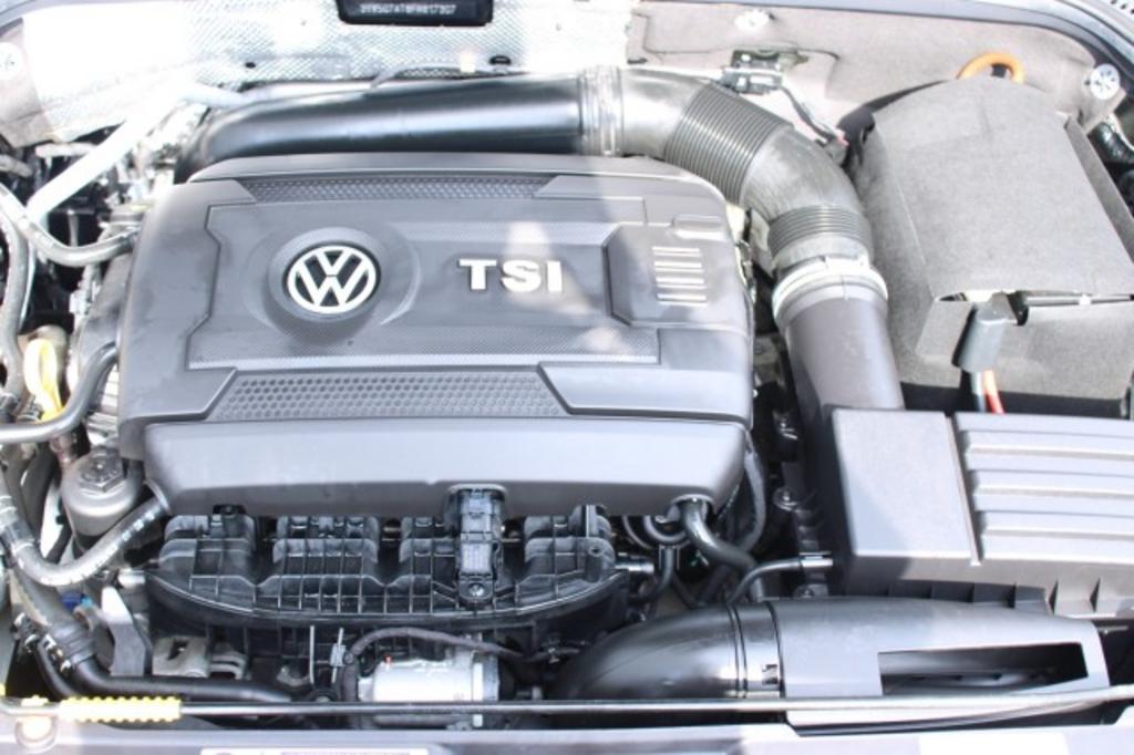 2015 Volkswagen Beetle - $18,988