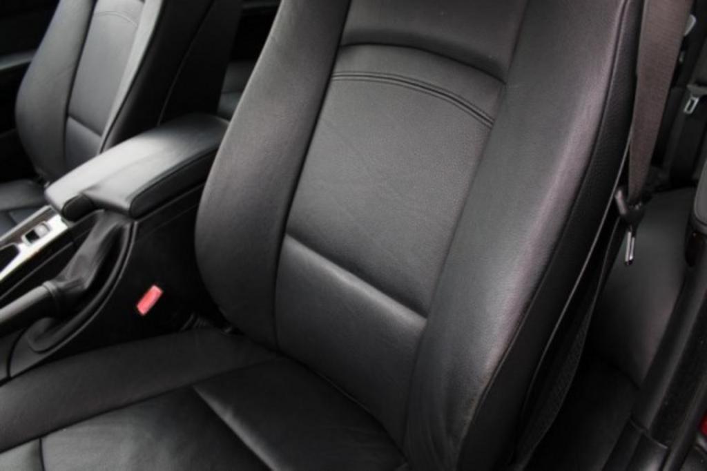 2012 BMW Legend 328i photo