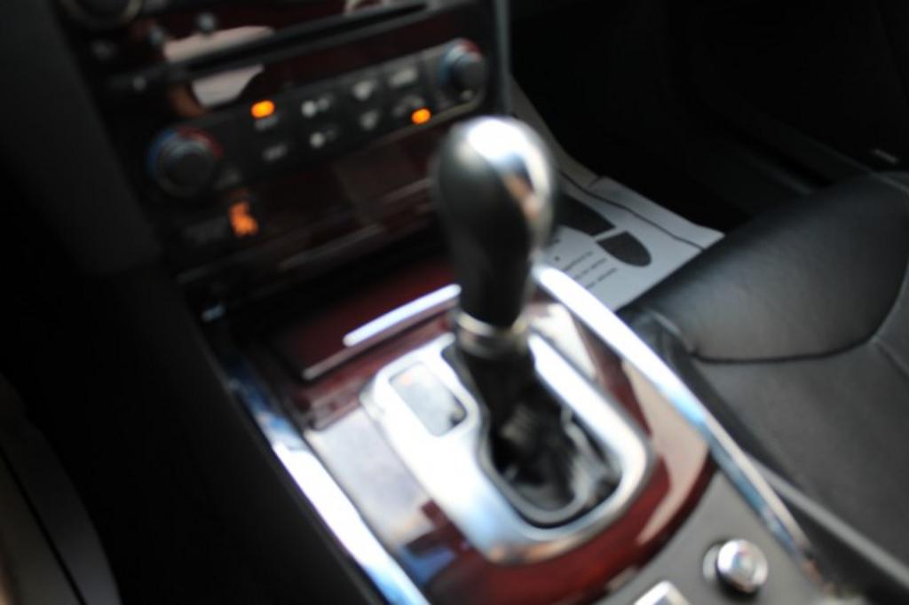 2011 Infiniti Legend photo