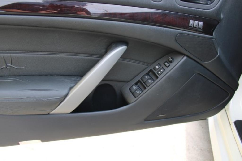 2011 Infiniti Legend photo