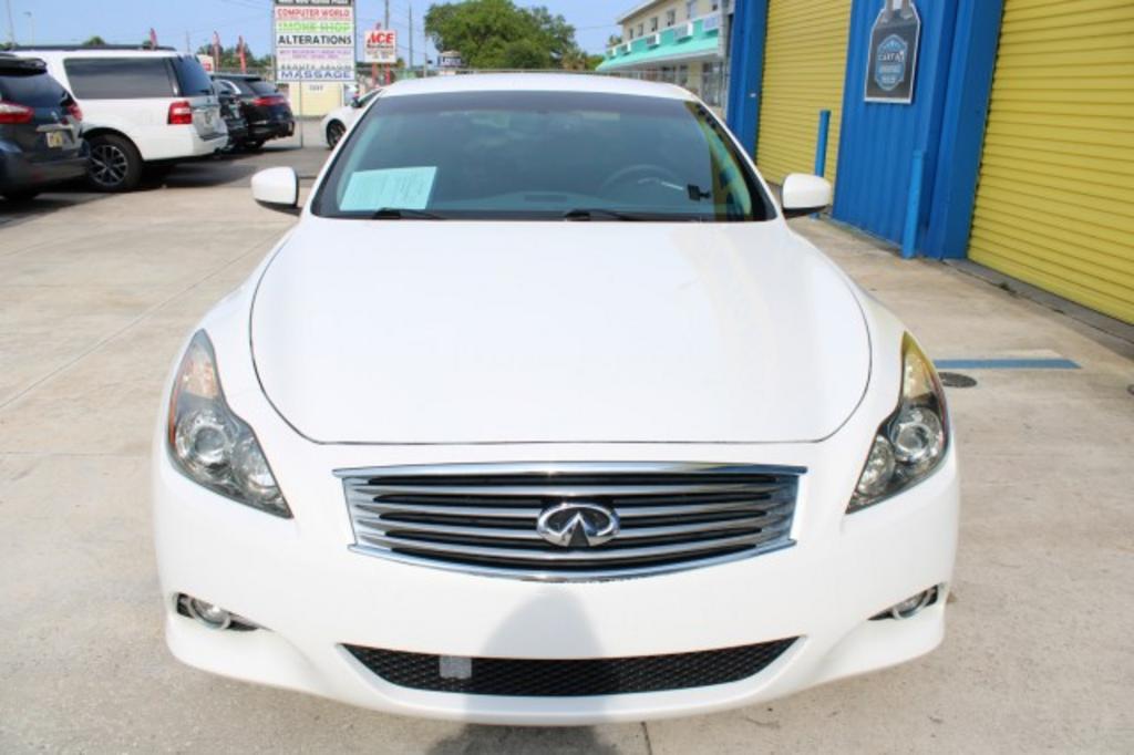 2011 Infiniti Legend photo