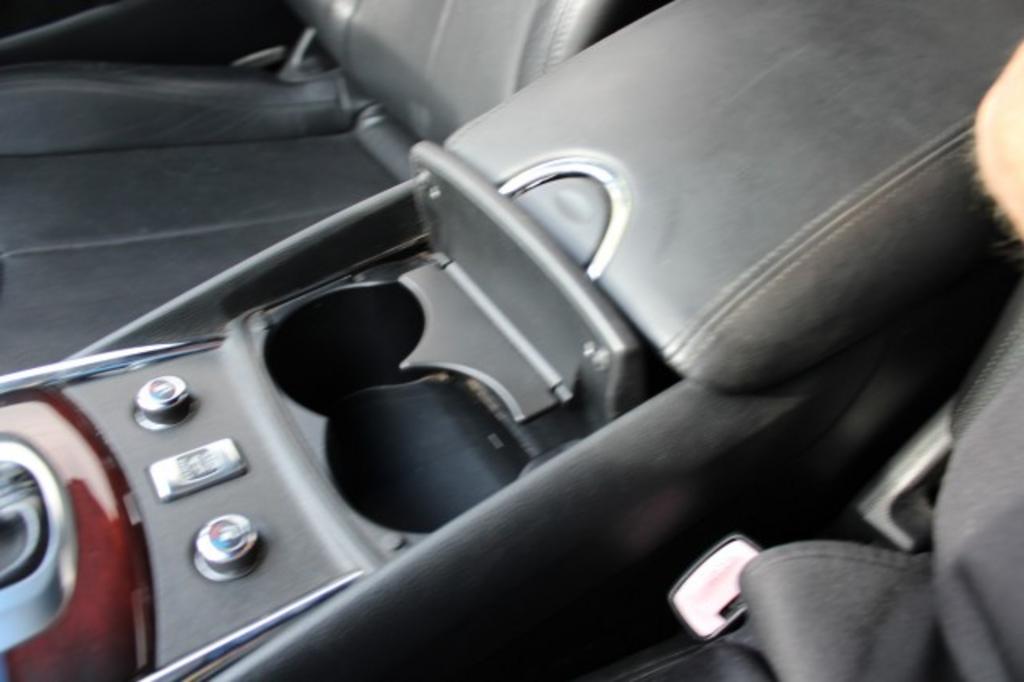 2011 Infiniti Legend photo