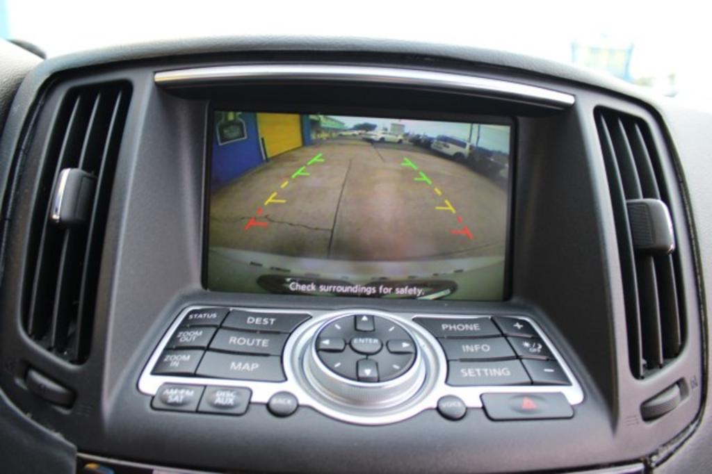 2011 Infiniti Legend photo
