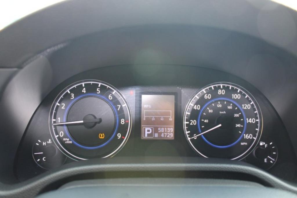 2011 Infiniti Legend photo