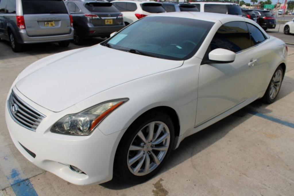 2011 Infiniti Legend photo