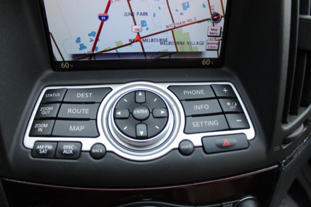 2011 Infiniti Legend photo