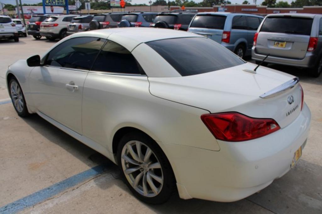 2011 Infiniti Legend photo