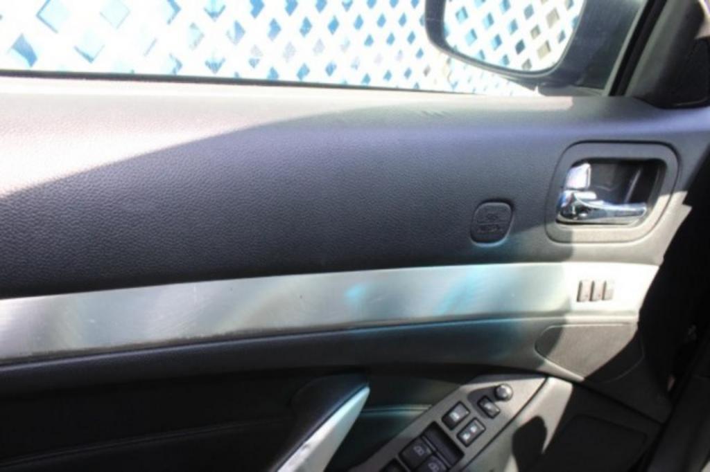 2011 INFINITI G - $15,388