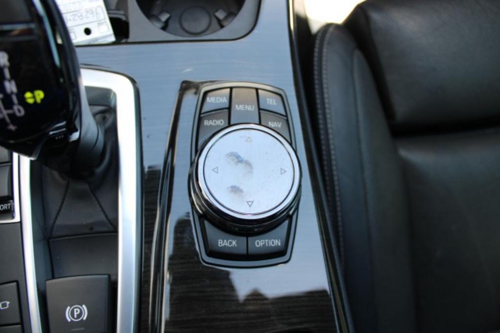 2016 BMW 5-Series 550i photo