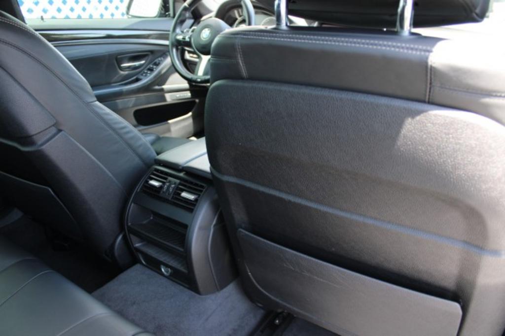 2016 BMW 5-Series 550i photo