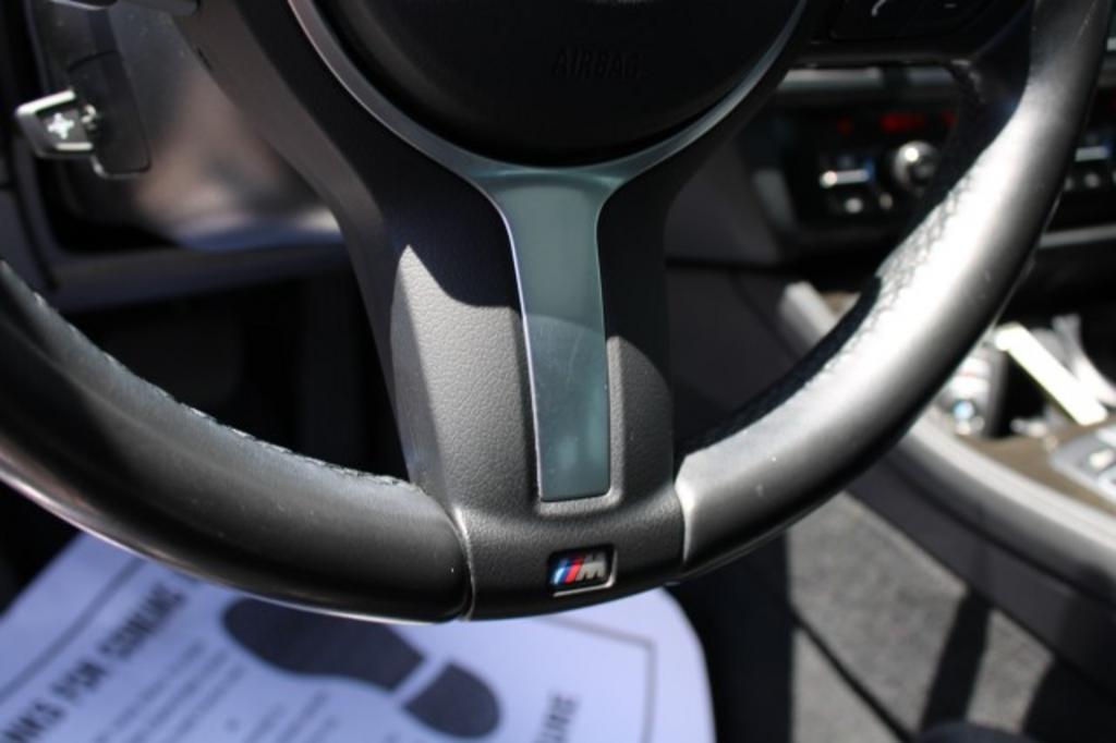 2016 BMW 5-Series 550i photo