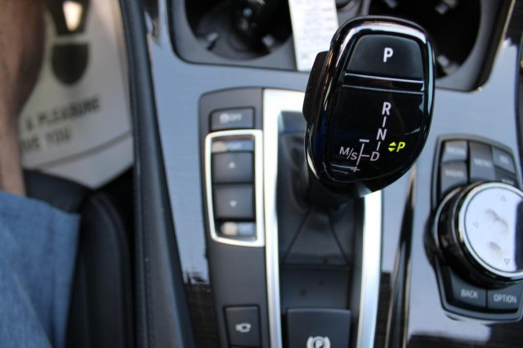 2016 BMW 5-Series 550i photo