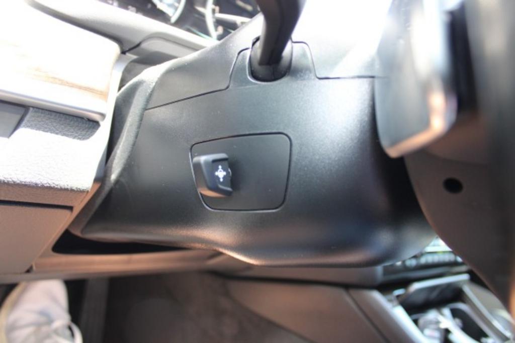 2016 BMW 5-Series 550i photo